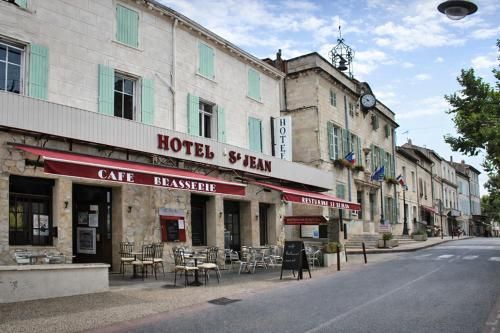Le Saint Jean Hotel Bar Restaurant - Barbentane -1 estrellas en Barbentane
