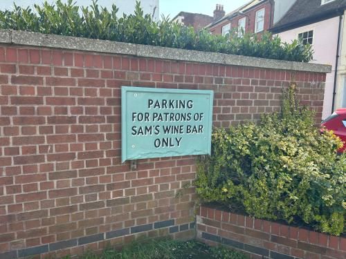 Sams Wine Bar Harwich ltd 3