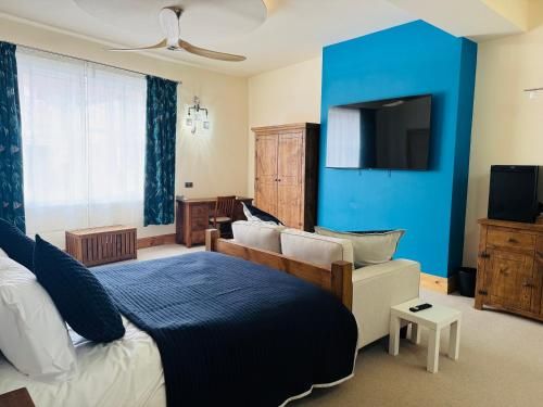 Chandlers Bar and Rooms 3