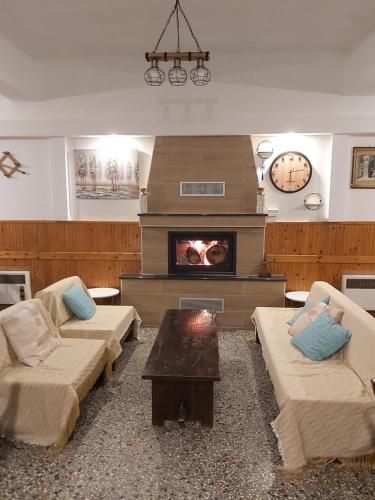 Ermis Hotel 1 estrellas en Dhríza