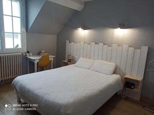 Logis Hôtel Auberge de la Gabrière -1 étoiles à Lingé