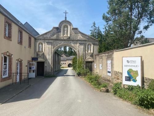 Hôtellerie Abbaye Port du Salut -1 estrellas en Entrammes