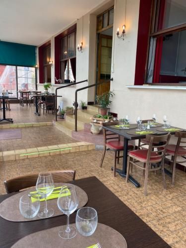 Hôtel-restaurant Les Trois Maures 2