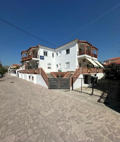 Joanna Rooms -1 estrellas en Skala Eresou