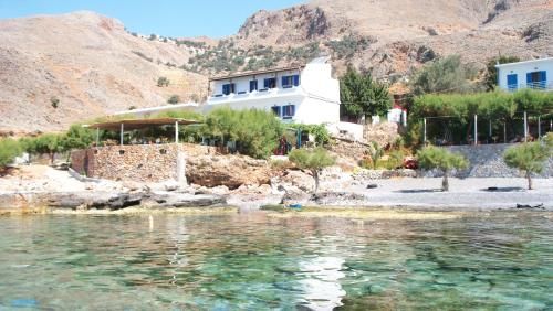 Taverna Akrogiali -1 estrellas en Loutro