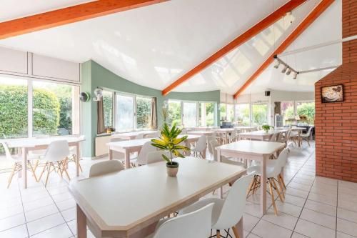 Hôtel La Petite Auberge -1 estrellas en Chambretaud