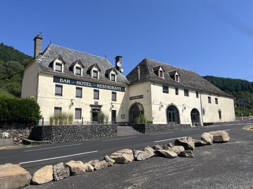 Gîte-Auberge du Pont de Lanau -1 étoiles à Neuvéglise