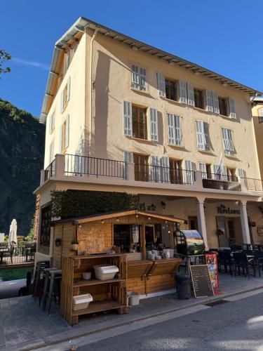 Le Touring Hôtel restaurant -1 estrellas en La Celle-sous-Gouzon