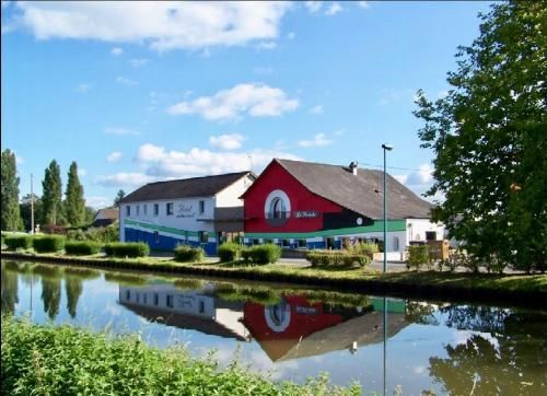 Auberge La Péniche -1 estrellas en Pierrefitte-sur-Loire