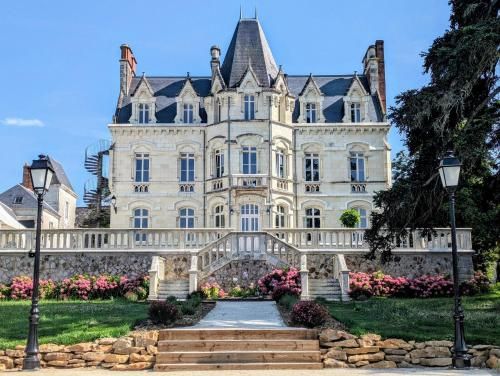 Gîte du Château de saint Saturnin sur Loire 3