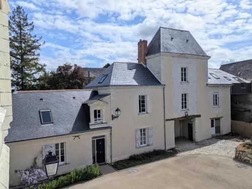 Gîte du Château de saint Saturnin sur Loire -1 estrellas en Saint-Saturnin-sur-Loire