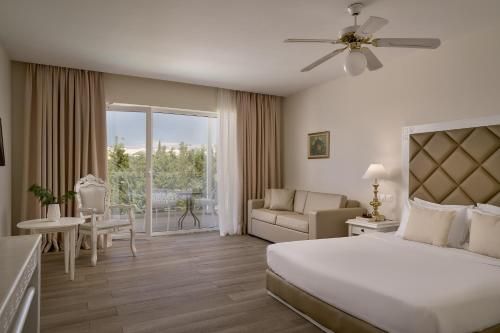 Sandy Villas Resort by Rizos Resorts 3