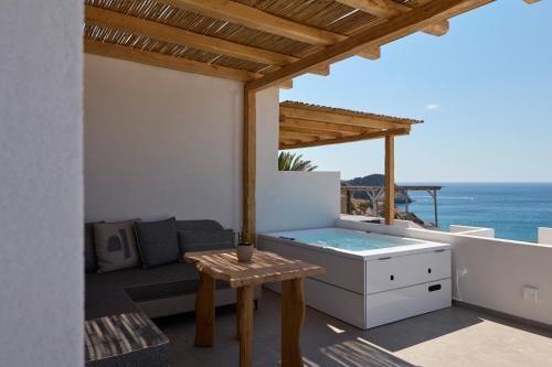 Sea Lily Suites Milos 3