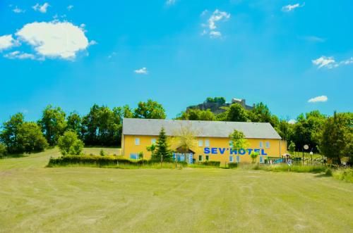 Sev'hotel 2 estrellas en Sévérac-le-Château