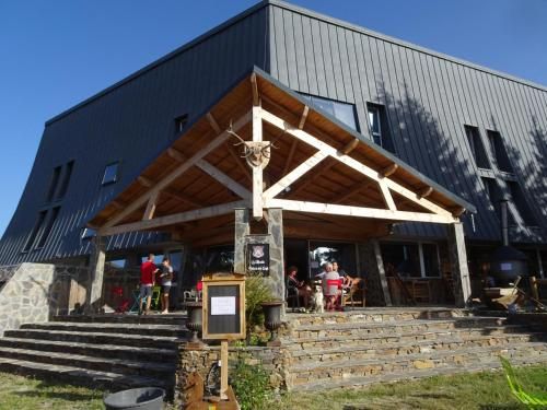 MONTLO RELAIS DES CERFS -1 estrellas en Mas-dʼOrcières