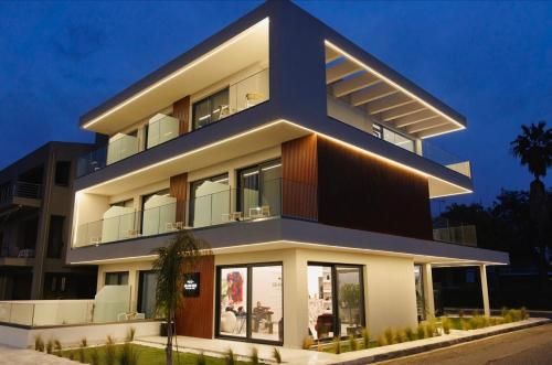 The Grand Blue Boutique Hotel 3