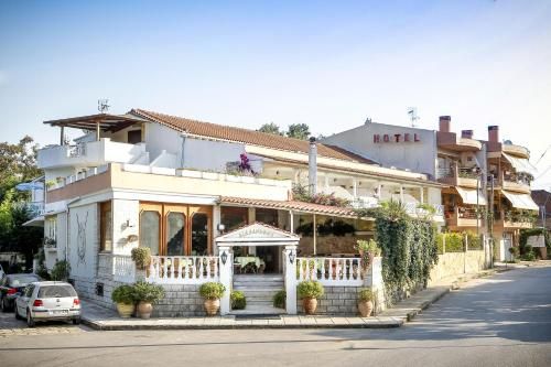 Hotel ALEXANDROS 2 estrellas en Nea Fokea