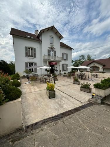 Logis Hôtel & Restaurant Le Parcey 2 estrellas en Parcey