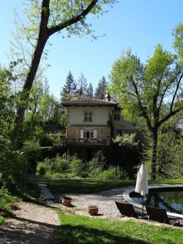 Hostellerie Restaurant Les Gorges de l'Aveyron -1 estrellas en Bruniquel