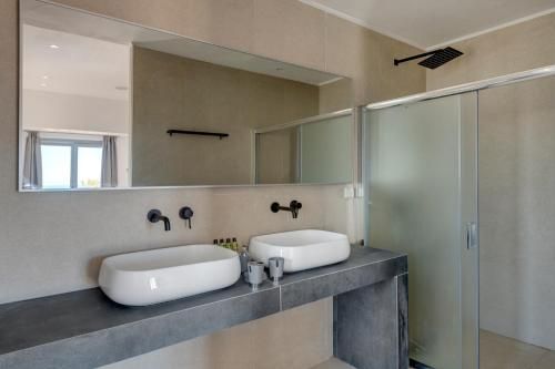 Chrysonisos Suites with Sunset & Seaviews near Kini 2