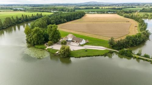 L'ile chaumette -1 estrellas en Épervans