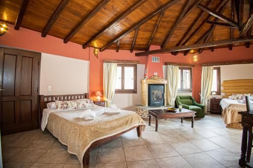 TERPOU StoneHouse and Suites Deluxe Family Suite 2