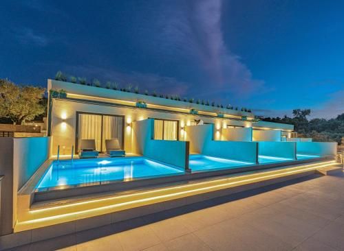 Helena's Aether Suites - Seaview & Heated Infinity Pool 3