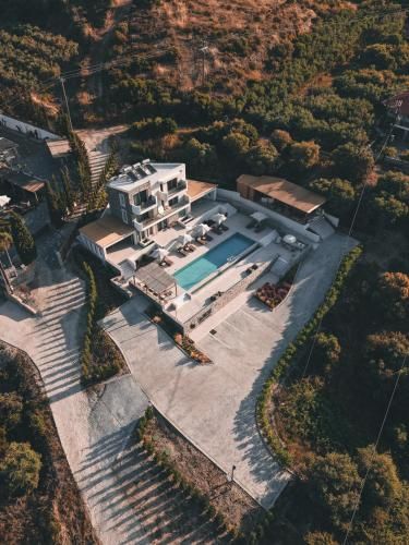 La Brise Luxury Suites 3