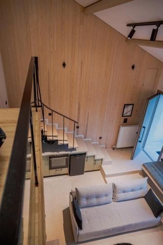 1050 Mountain Living 3