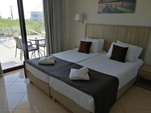 Carisa Suites and Apartments 3