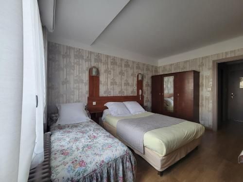 Touring Hotel 2