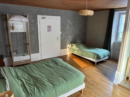 Lods Hotel de France 2
