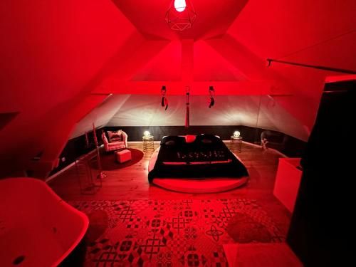 Redroom Loveroom Chambre Spa privative Insolite Thème 50 nuances de grey 2
