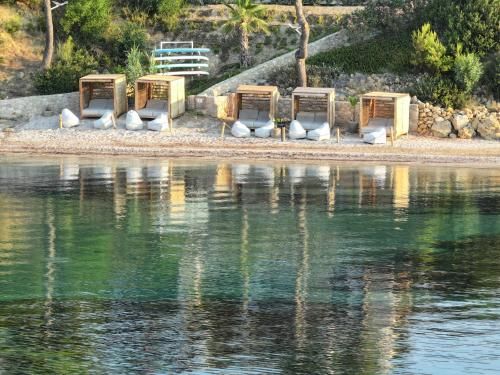 Amethyst Selene Paleros Couple's Hideaway 3