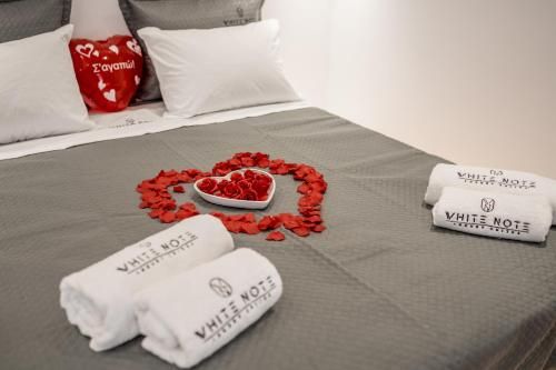 White Note Luxury Suites 2
