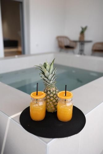 White Note Luxury Suites 3