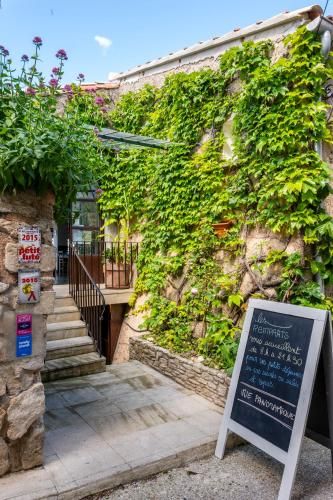 Hôtel Restaurant Les Remparts 3