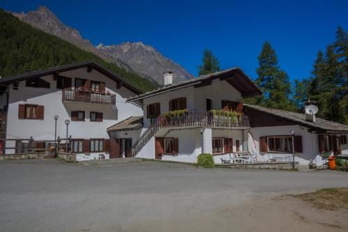 Hotel Camping Grivola 2 estrellas en Valsavarenche