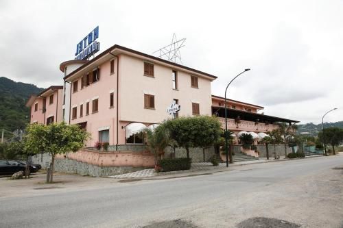 Hotel Canada 3 estrellas en Falerna Marina