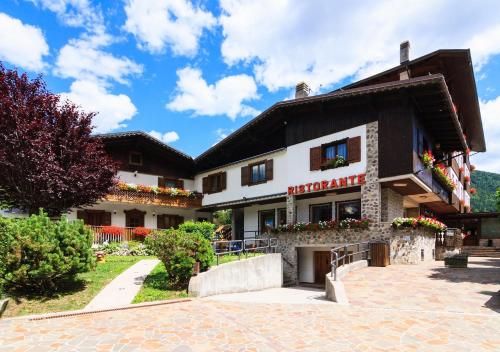 Hotel Edelweiss con Ristorante Note di Gusto 3 estrellas en Forni di Sopra