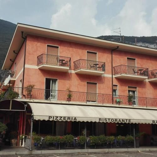 HOTEL BELVEDERE 3