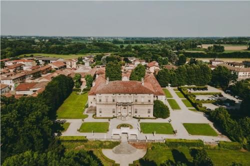 Relais Villa Zaccaria -1 estrellas en Bordolano