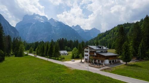Hotel Griglieria Pizzeria Gnomo Goloso 2