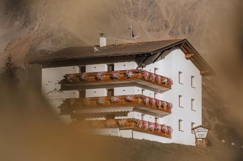 Aparthotel Alpenfriede 3 estrellas en Curon Venosta
