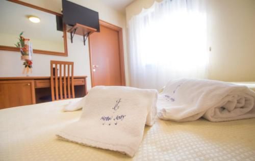 Hotel Jolly 2