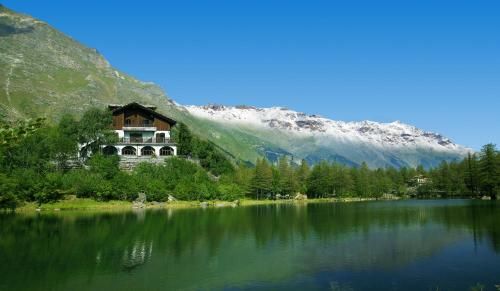Chalet Sul Lago Hotel In Montagna -1 estrellas en Moncenisio