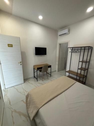 Life Hotel 2