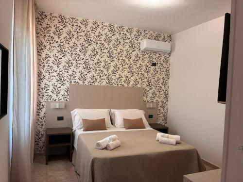 Hotel Paradiso 1972 2
