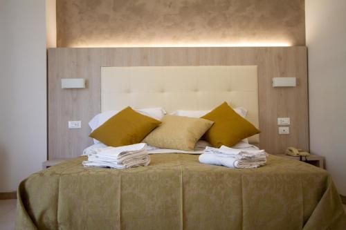 Falcon Hotel 3
