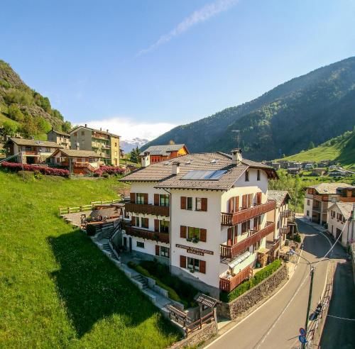 Albergo Ristorante Miralago 3 estrellas en Campo